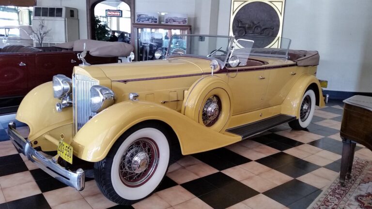 a-yellow-packard